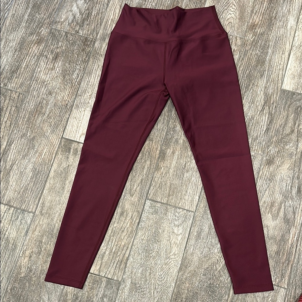 Maroon Slim-Fit Leggings with Stretchy Fabric